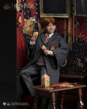 INART Collectibles Harry Potter and the Philosophers Stone - Ron Weasley (Deluxe) 1/6 Collectible Figure