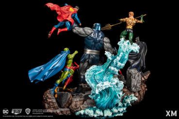 XM Studios JLA vs Darkseid