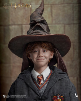 INART Collectibles Harry Potter and the Philosophers Stone - Ron Weasley (Deluxe) 1/6 Collectible Figure