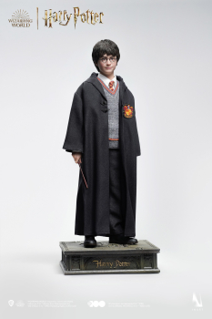 Preview: INART Collectibles Harry Potter and the Philosopher’s Stone - Harry Potter (Standard) 1/6 Collectible Figure