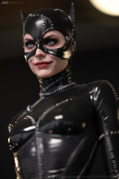 JND Studios Catwoman & Selina Kyle of Batman Returns 1/3 Statue