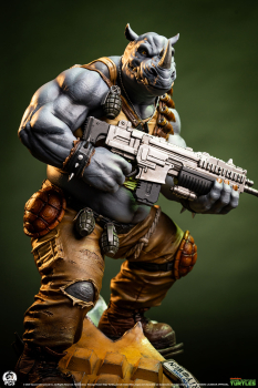 Preview: Premium Collectibles Studio TMNT Legends - Rocksteady 1/3 Scale Statue