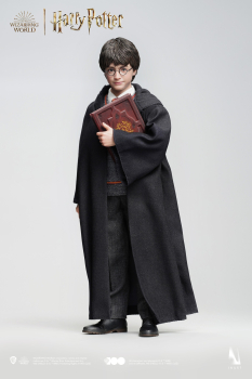 INART Collectibles Harry Potter and the Philosopher’s Stone - Harry Potter (Standard) 1/6 Collectible Figure