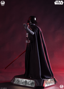 Premium Collectibles Studio Darth Vader - Hyperreal 1/3 Scale Statue