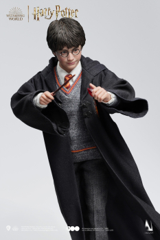 INART Collectibles Harry Potter and the Philosopher’s Stone - Harry Potter (Standard) 1/6 Collectible Figure