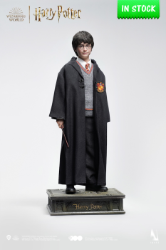 INART Collectibles Harry Potter and the Philosopher’s Stone - Harry Potter (Standard) 1/6 Collectible Figure