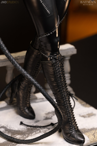 JND Studios Catwoman & Selina Kyle of Batman Returns 1/3 Statue