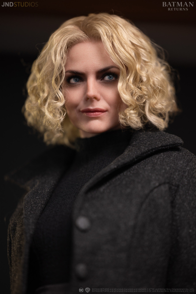 JND Studios Catwoman & Selina Kyle of Batman Returns 1/3 Statue