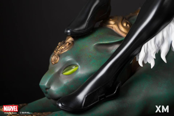 XM Black Cat 1/4 Statue