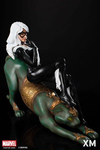 XM Black Cat 1/4 Statue