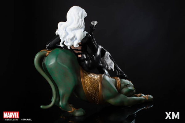 XM Black Cat 1/4 Statue