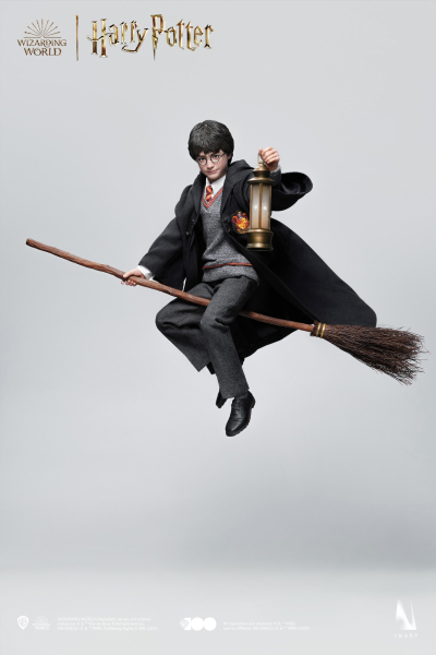INART Collectibles Harry Potter and the Philosopher’s Stone - Harry Potter (Standard) 1/6 Collectible Figure