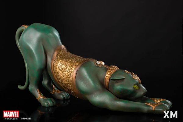 XM Black Cat 1/4 Statue